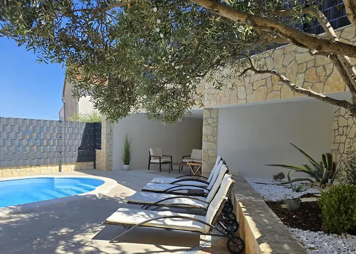 Jakasa * Trogir